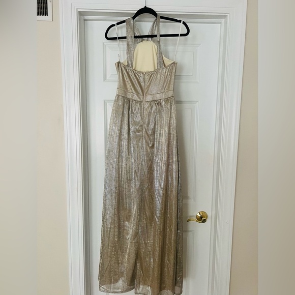 Beautiful gold maxi dress size medium - Picture 7 of 10